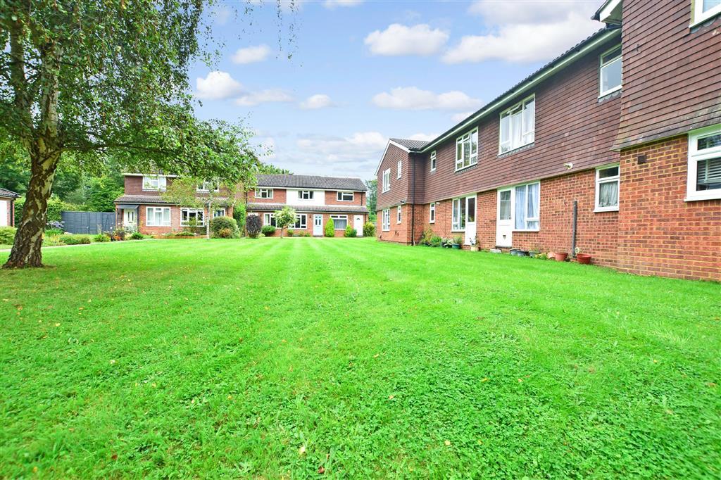 Chester Close, Dorking, Surrey 1 bed ground floor flat £170,000