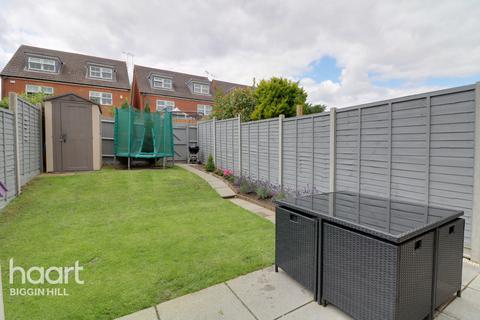 2 Henderson Grove, Biggin Hill, Westerham, TN16 3GG
