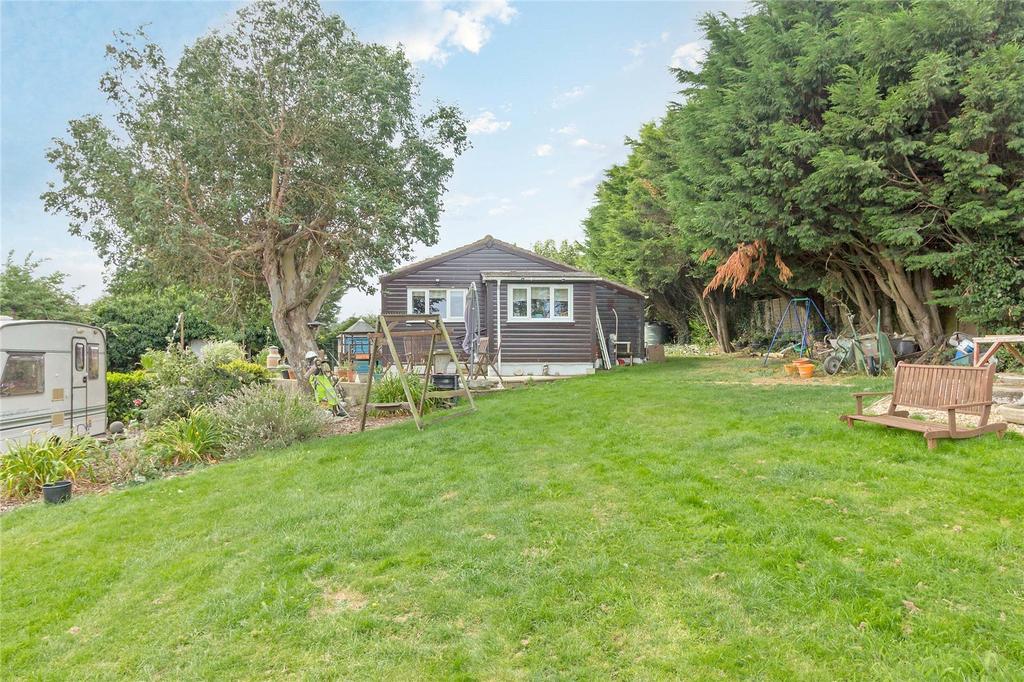 Bell Farm Lane, Minster on Sea, Sheerness, ME12 3 bed bungalow £350,000