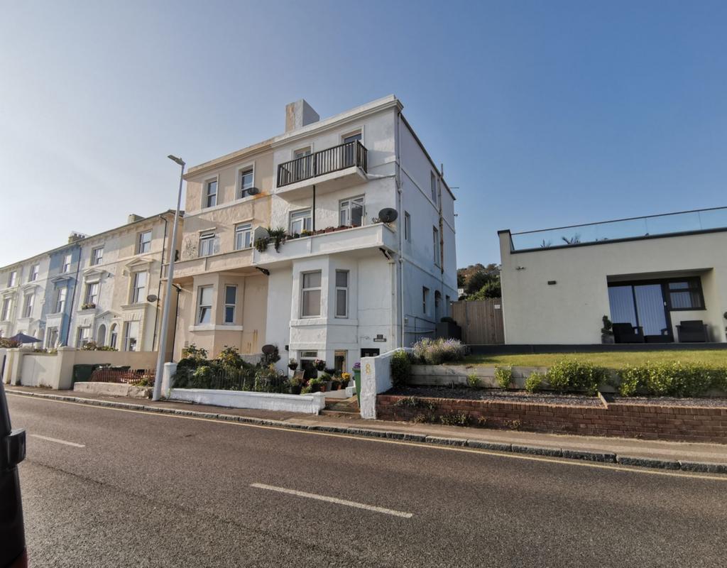The Esplanade, Sandgate, CT20 1 bed flat £875 pcm (£202 pw)