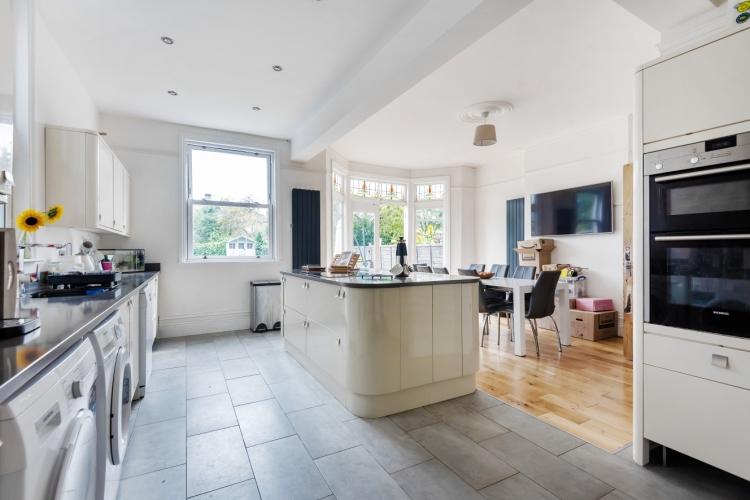 Arran Road Catford SE6 4 bed house £2,450 pcm (£565 pw)