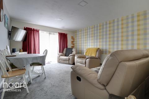 60b Vincent Gardens, Sheerness, ME12 1XX