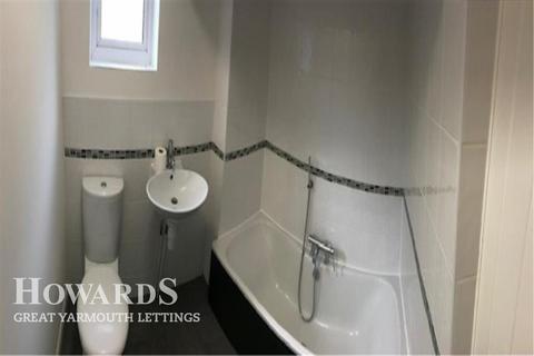 2 bedroom terraced house to rent, Mariners Road, Great Yarmouth