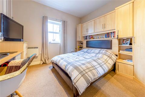 2 bedroom flat to rent, Pine Street, Aylesbury