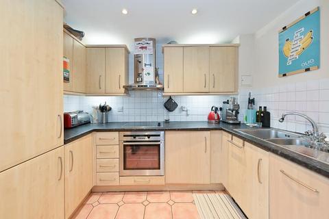 1 bedroom apartment to rent, Basin Approach Limehouse E14