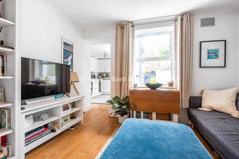 9a Winterstoke Road, London, SE6 4UG