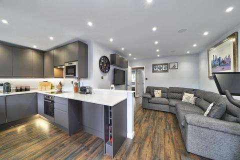 39 Wrexham Road, London, E3 2TJ