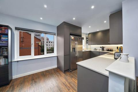 39 Wrexham Road, London, E3 2TJ