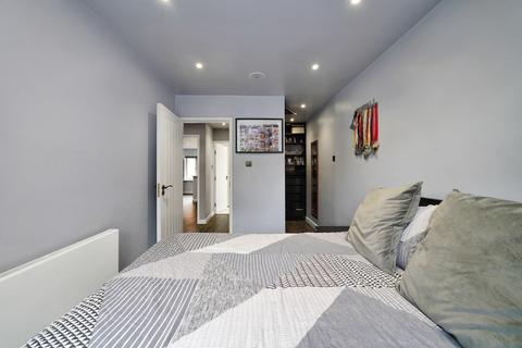 39 Wrexham Road, London, E3 2TJ