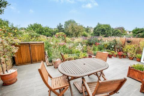 17 Earlsfield Road, Hythe, CT21 5PE