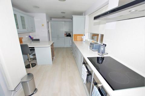 17 Earlsfield Road, Hythe, CT21 5PE