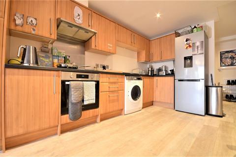 2 bedroom apartment to rent, 45 Queens Road, East Grinstead, West Sussex, RH19