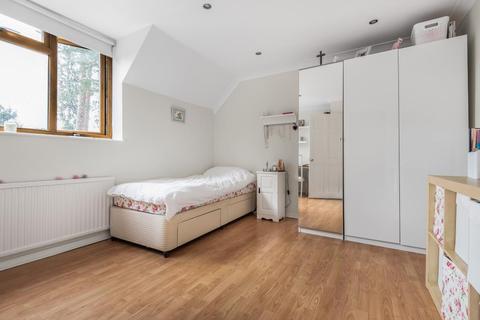 36 Ridgeway Close, Lightwater, GU18 5XX