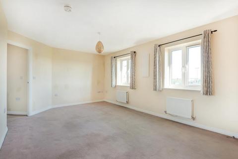 2 bedroom apartment to rent, Berryfields,  Aylesbury,  HP18