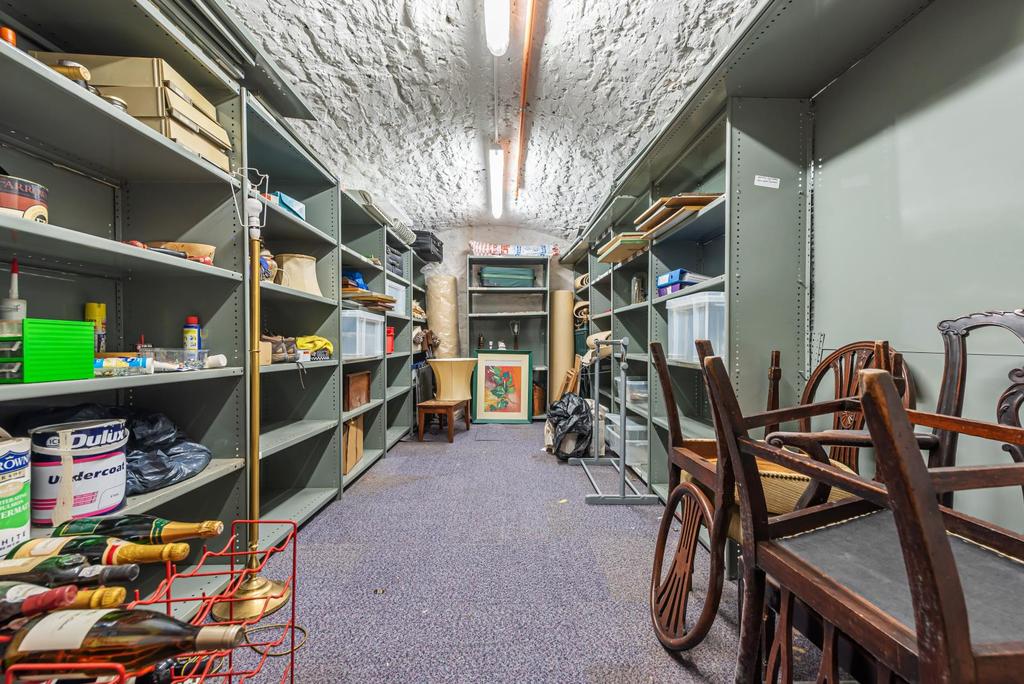 Vaulted storage