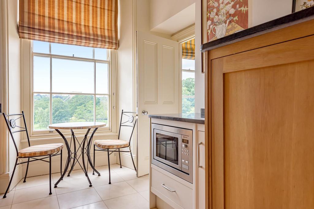 Kitchen and breakfast room