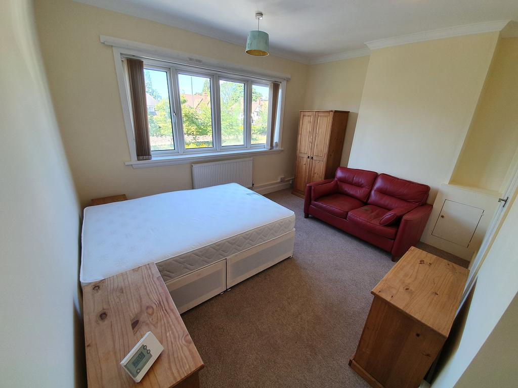 Chester Road, Sutton Coldfield... 1 bed in a house share £475 pcm (£