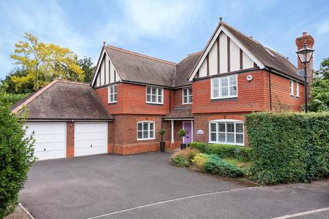 College House College Drive, Thames Ditton, KT7 0LB