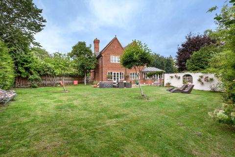 College House College Drive, Thames Ditton, KT7 0LB