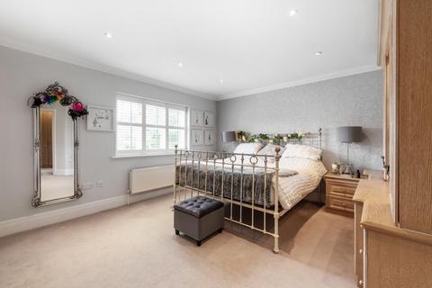 College House College Drive, Thames Ditton, KT7 0LB