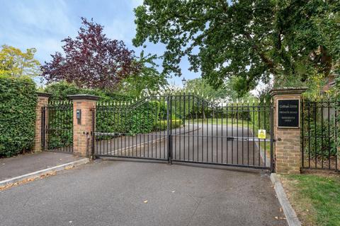 College House College Drive, Thames Ditton, KT7 0LB