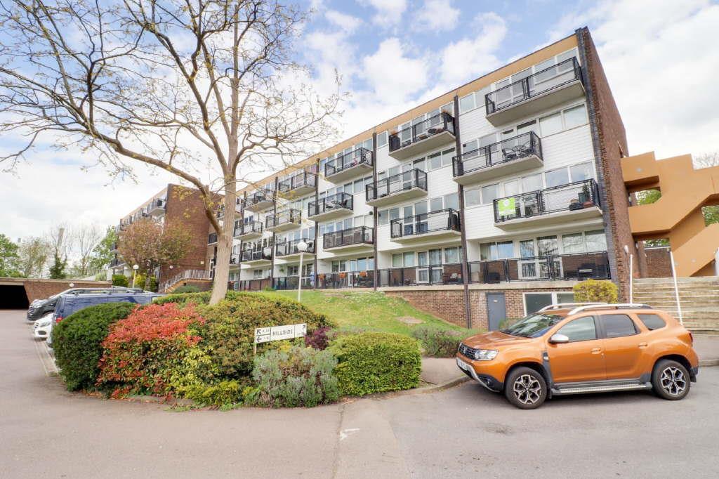 Hillside, Hoddesdon, Hertfordshire 2 bed flat £255,000