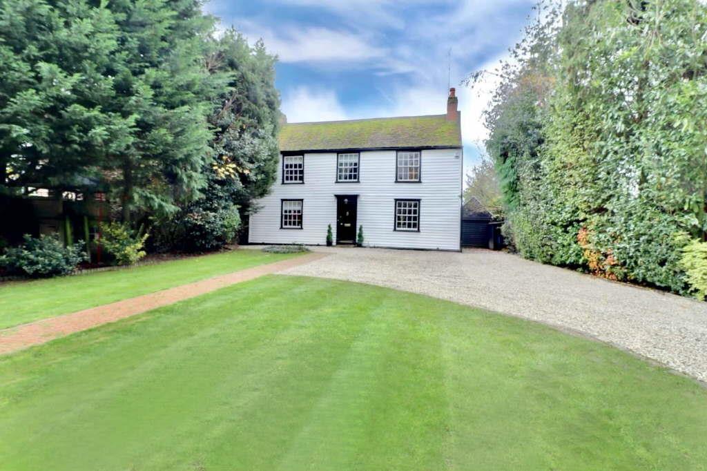Middle Street, Nazeing, Essex 4 bed detached house £750,000