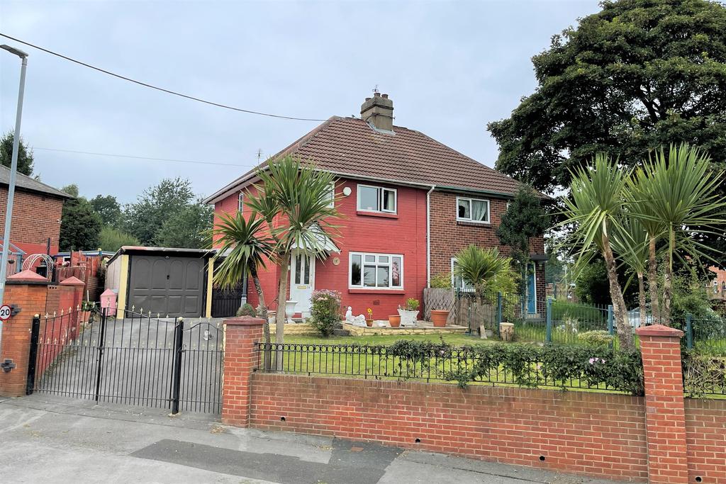 Potternewton Crescent, Leeds, West... 3 bed semidetached house £250,000