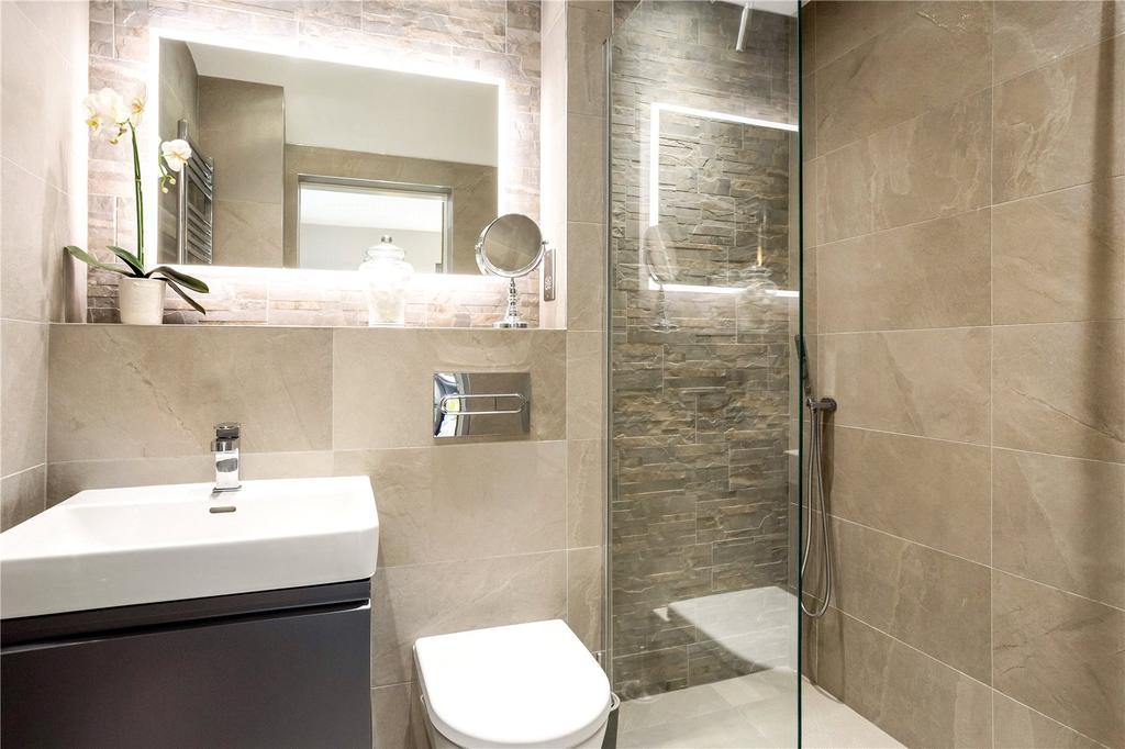 Master En-Suite