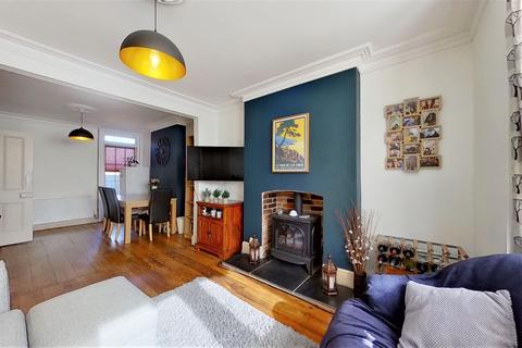 4 Albert Road, Canterbury, CT1 1UJ