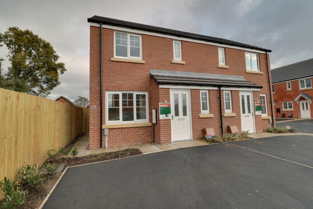 Holly Drive, Sandbach, CW11 3 bed semidetached house £895 pcm (£207 pw)
