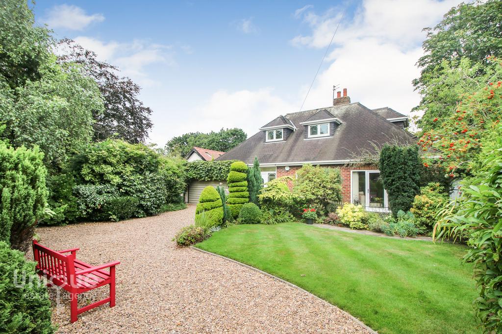 Linden Close, ThorntonCleveleys, Lancashire, FY5 5 bed bungalow £560,000