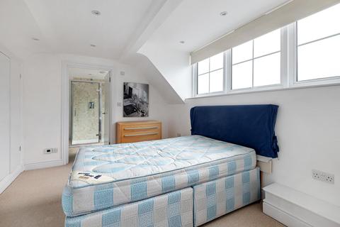 2b Gleneagle Mews, London, SW16 6AE