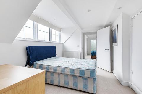 2b Gleneagle Mews, London, SW16 6AE