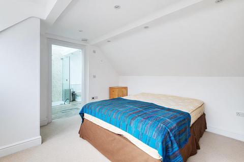 2b Gleneagle Mews, London, SW16 6AE