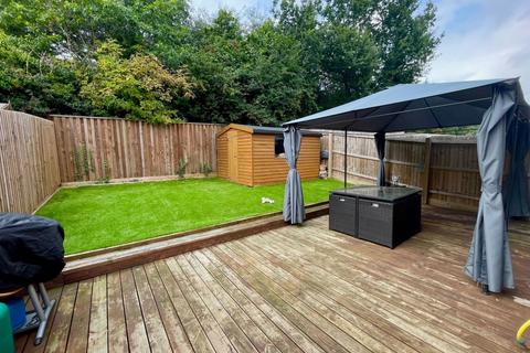 17 Dandelion Close, Northampton, NN3 5FB