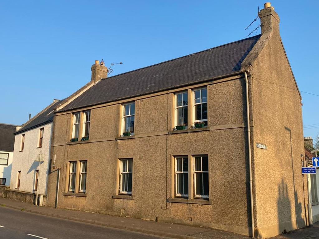 South Feus, Upper Largo, Fife, KY8 2 bed flat £550 pcm (£127 pw)