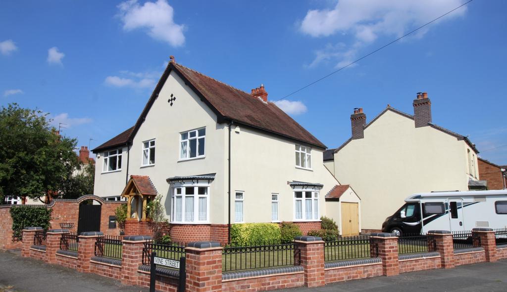 Vine Street, Kidderminster, DY10 4 bed detached house £425,000