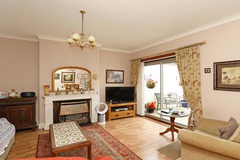 52 Swyncombe Avenue, London, W5 4DS