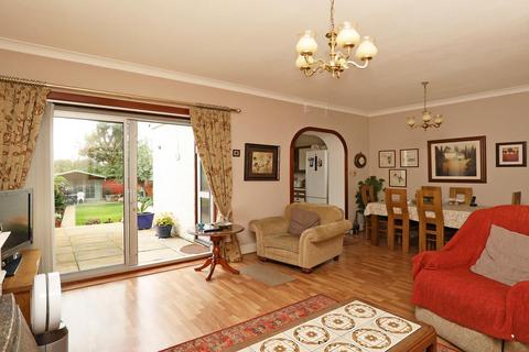 52 Swyncombe Avenue, London, W5 4DS