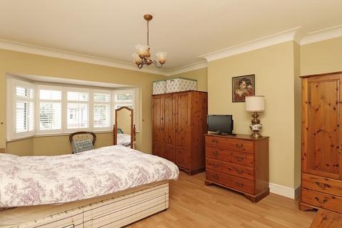 52 Swyncombe Avenue, London, W5 4DS