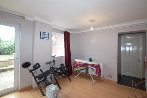 174 Cheswood Drive, Minworth, Sutton Coldfield, B76 1XY