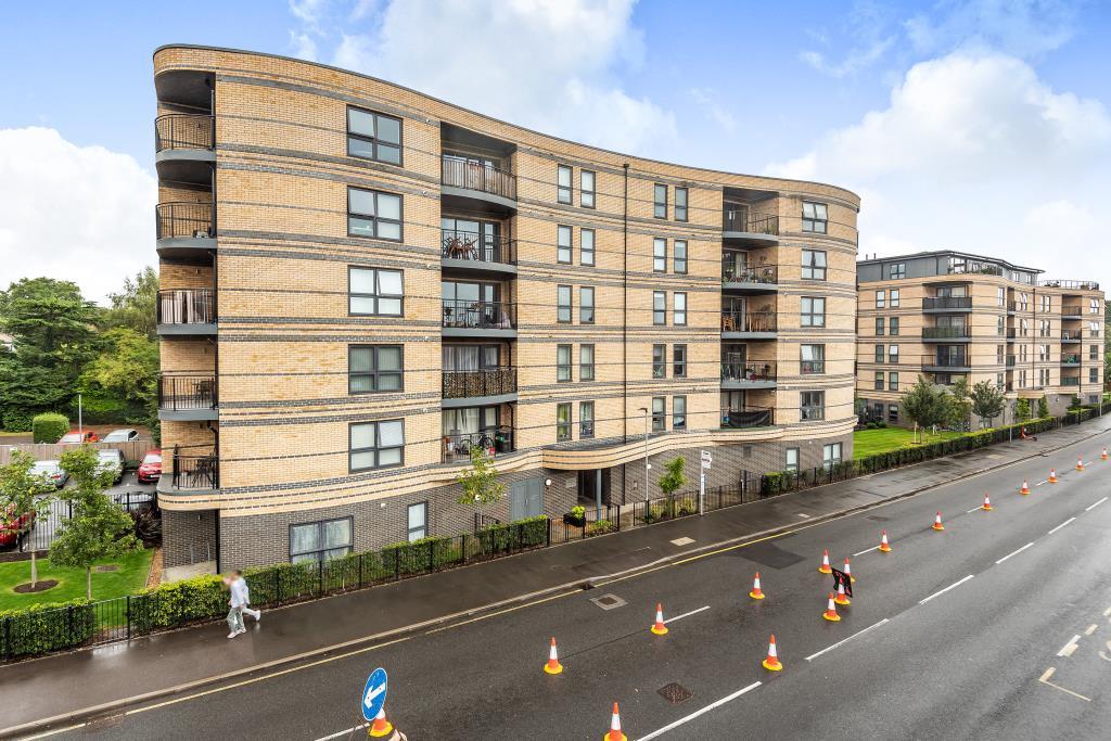 Trevenna, Slough, SL1 2 bed apartment £1,400 pcm (£323 pw)