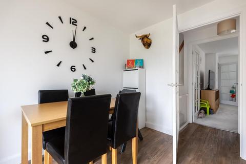 25 Empire Drive, Carterton, OX18 1BZ