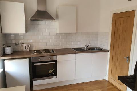 Studio to rent, Sumatra Road, Studio London NW6 1PL
