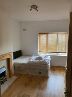Studio to rent, Sumatra Road, Studio London NW6 1PL