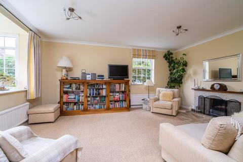 31 Nower Hill, Pinner, HA5 5QR
