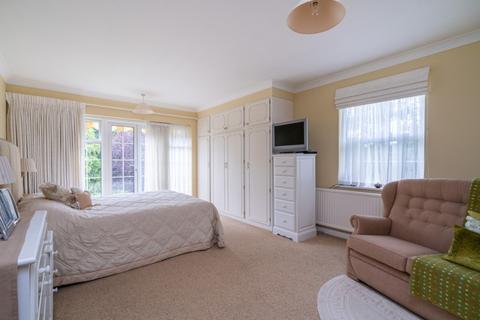31 Nower Hill, Pinner, HA5 5QR