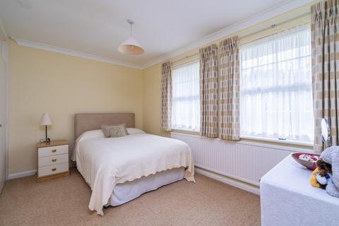 31 Nower Hill, Pinner, HA5 5QR