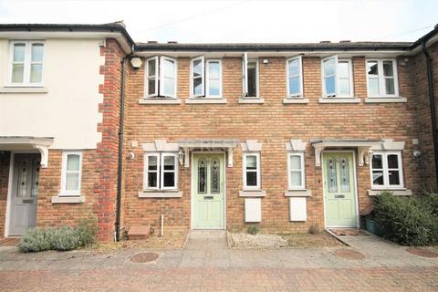 2 bedroom terraced house to rent, Gloster Road, New Malden